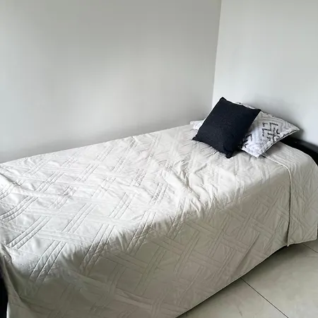 Apartamento Un Local!